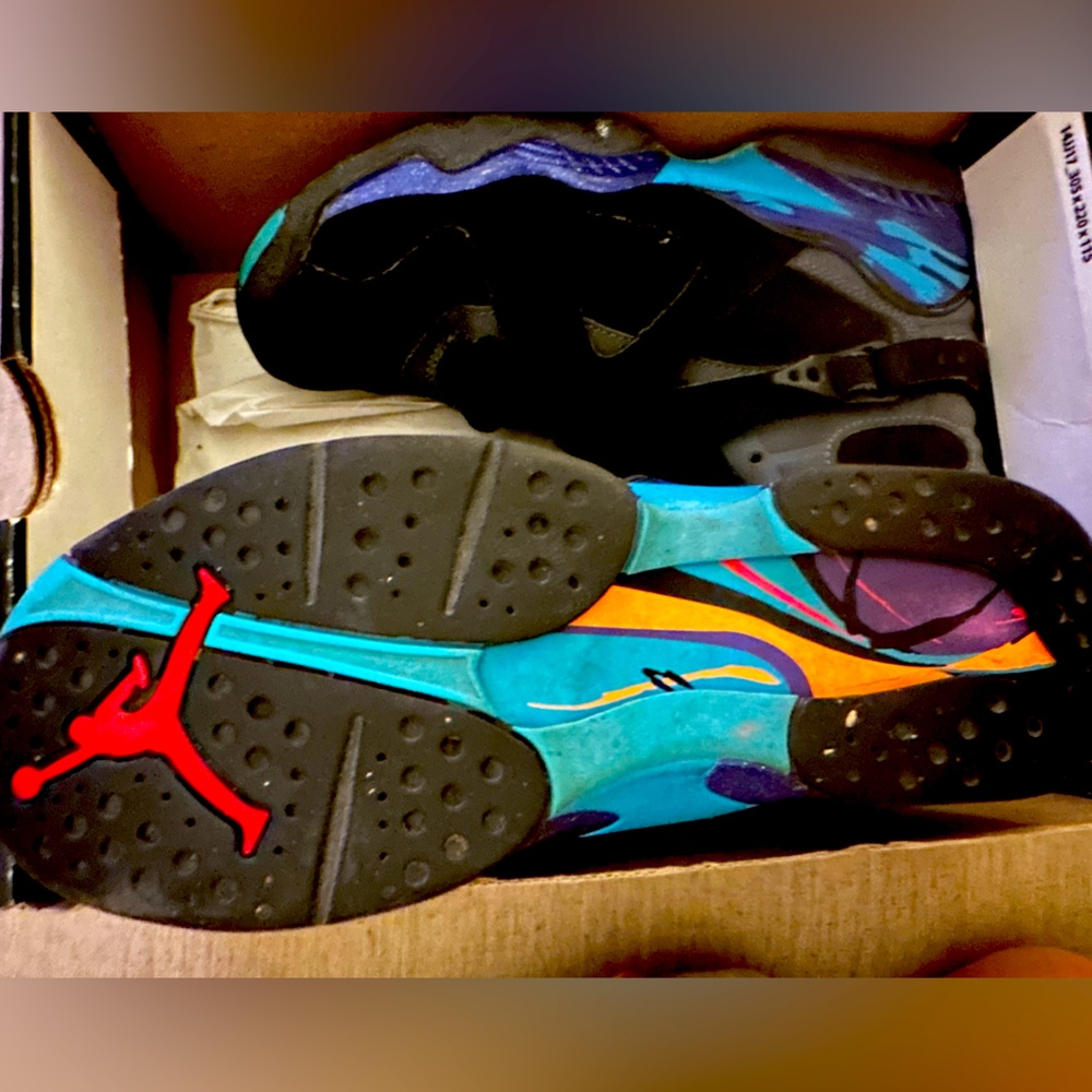 Jordan 8 Retro - Picture 2 of 3